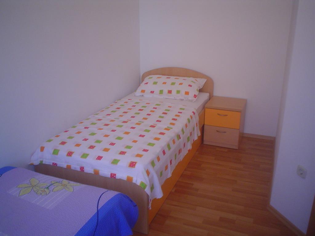 Apartments Iva Povljana Szoba fotó